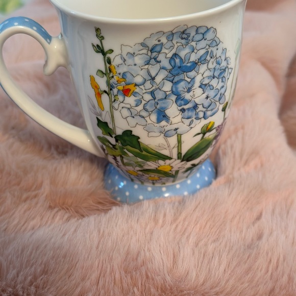 NWT Burton & Burton Floral Egg Blue Hydrangea Mug / Fondanista Vintage - Picture 4 of 10